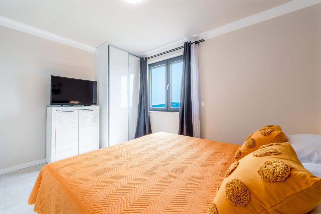 Makris No3 Apartament *