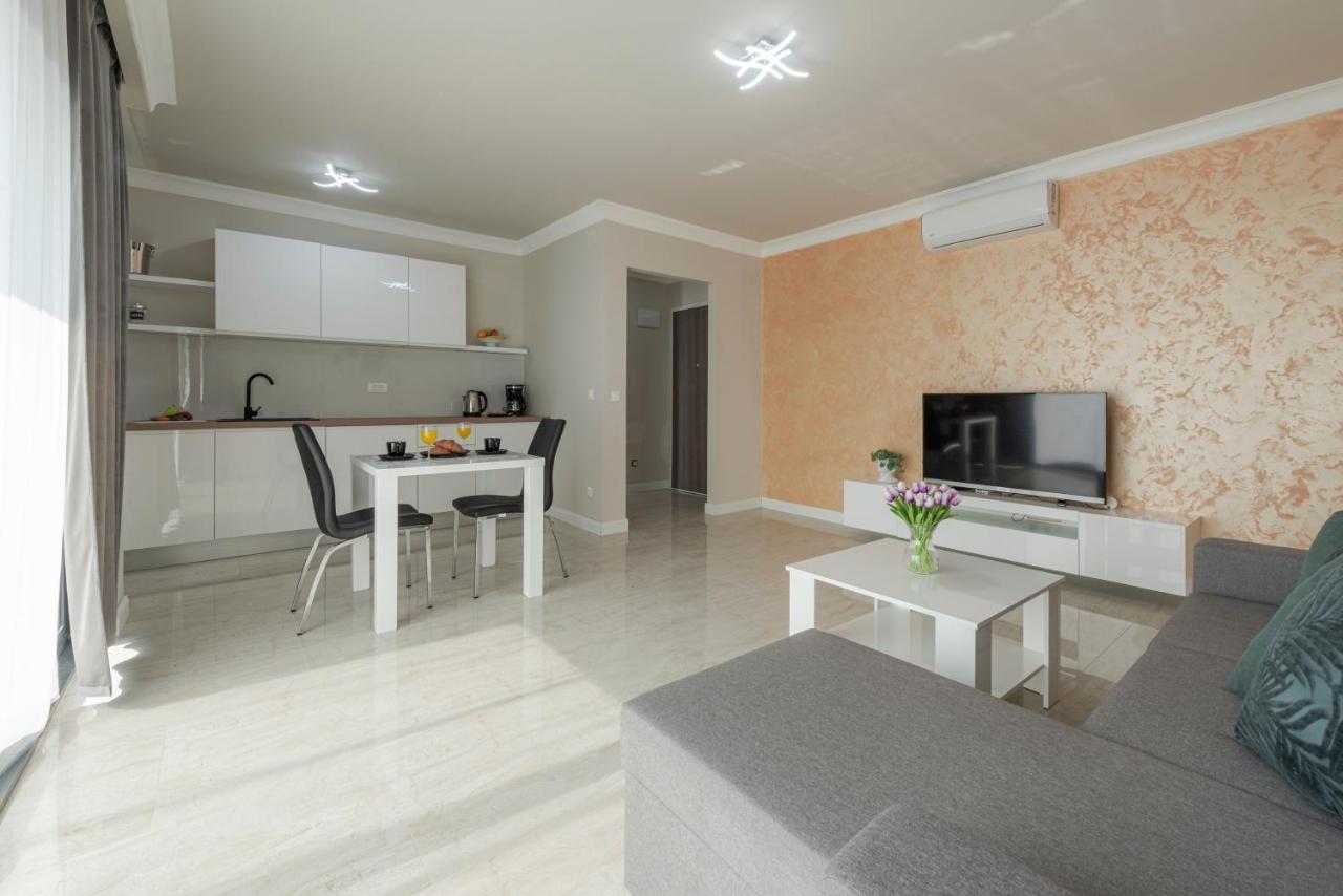 Apartament Makris No3 *